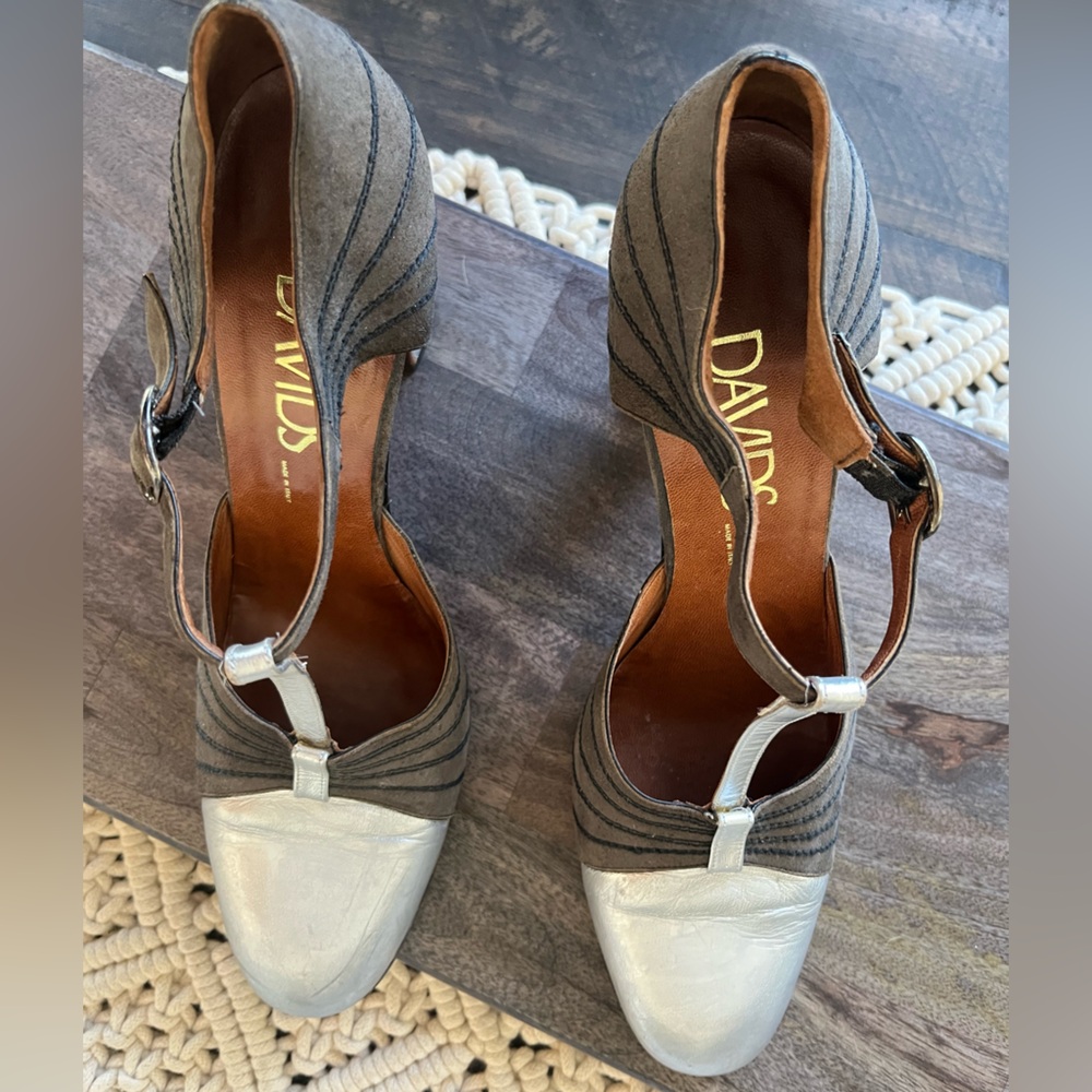 DAVIDS Vintage Suede and Leather Silver and Grey Heels Size 8.5 EUC